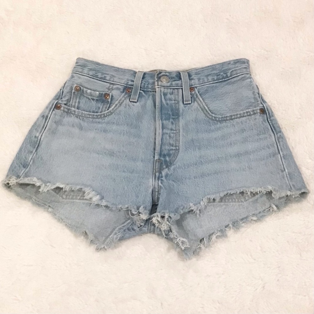 Levi’s 501 W24 (US 0/00) Denim Shorts Women’s High Rise Luxor Heat Light Wash - Picture 3 of 12